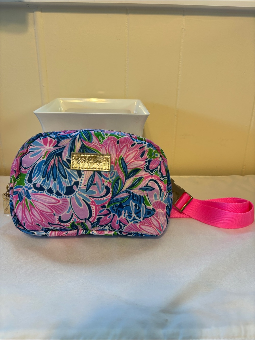 NWOT Lilly Pulitzer Jeanie Belt Bag in Conch Shell Pink 💖 - DISCONTINUED PRINT!